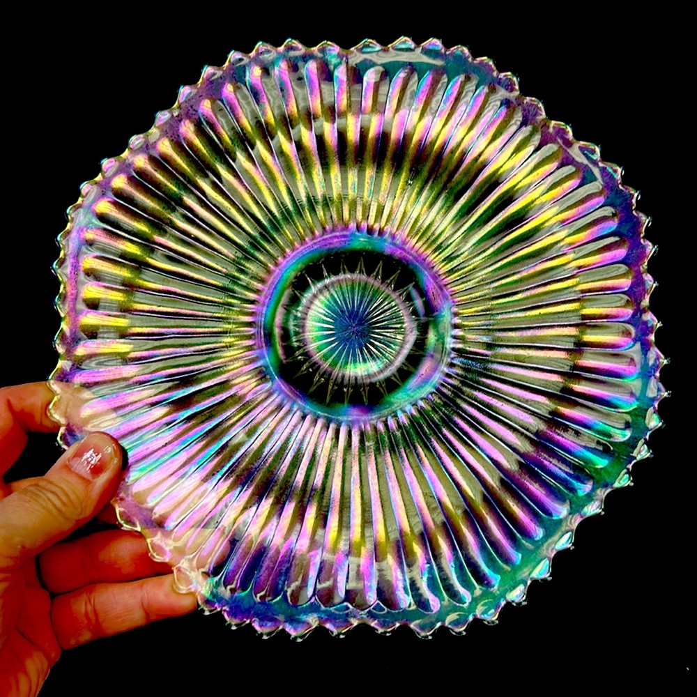 Vintage IMPERIAL GLASS CO  “ smooth rays “ iridescent” 9” plate